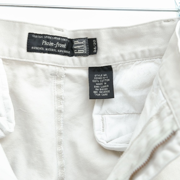 GAP Men's 34x30 Plain-front Khakis - Picture 3 of 3